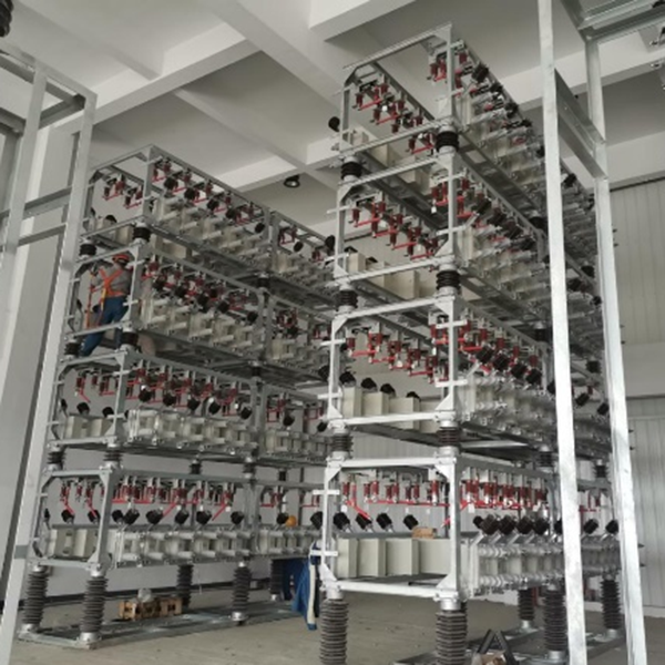 大型高壓電容器塔的設計、集成、安裝、調(diào)試